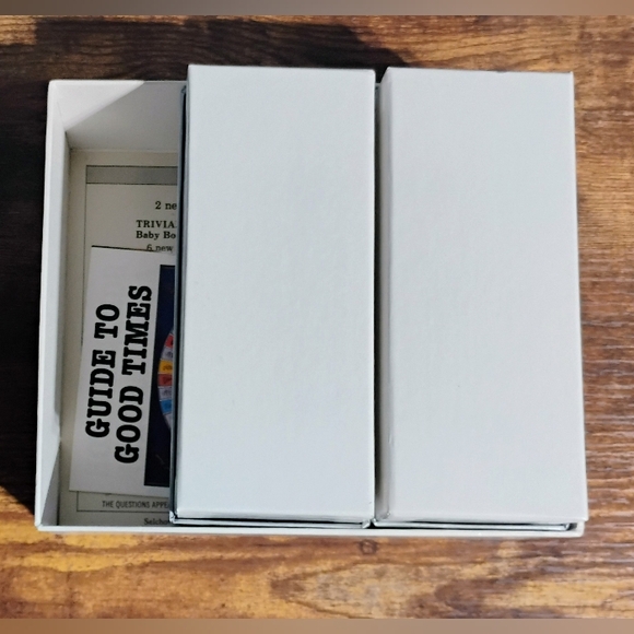 Trivial Pursuit Silver Screen Edition Card Game - Picture 5 of 8